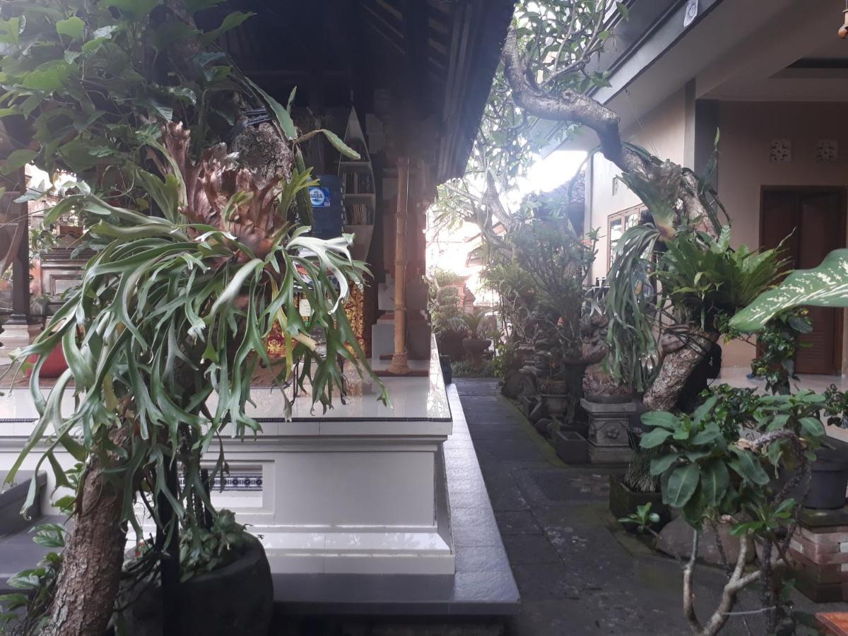 Adi House Homestay Ubud Buitenkant foto