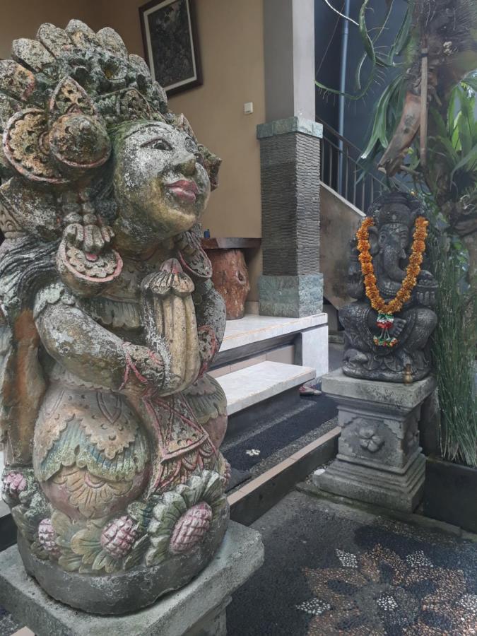 Adi House Homestay Ubud Buitenkant foto